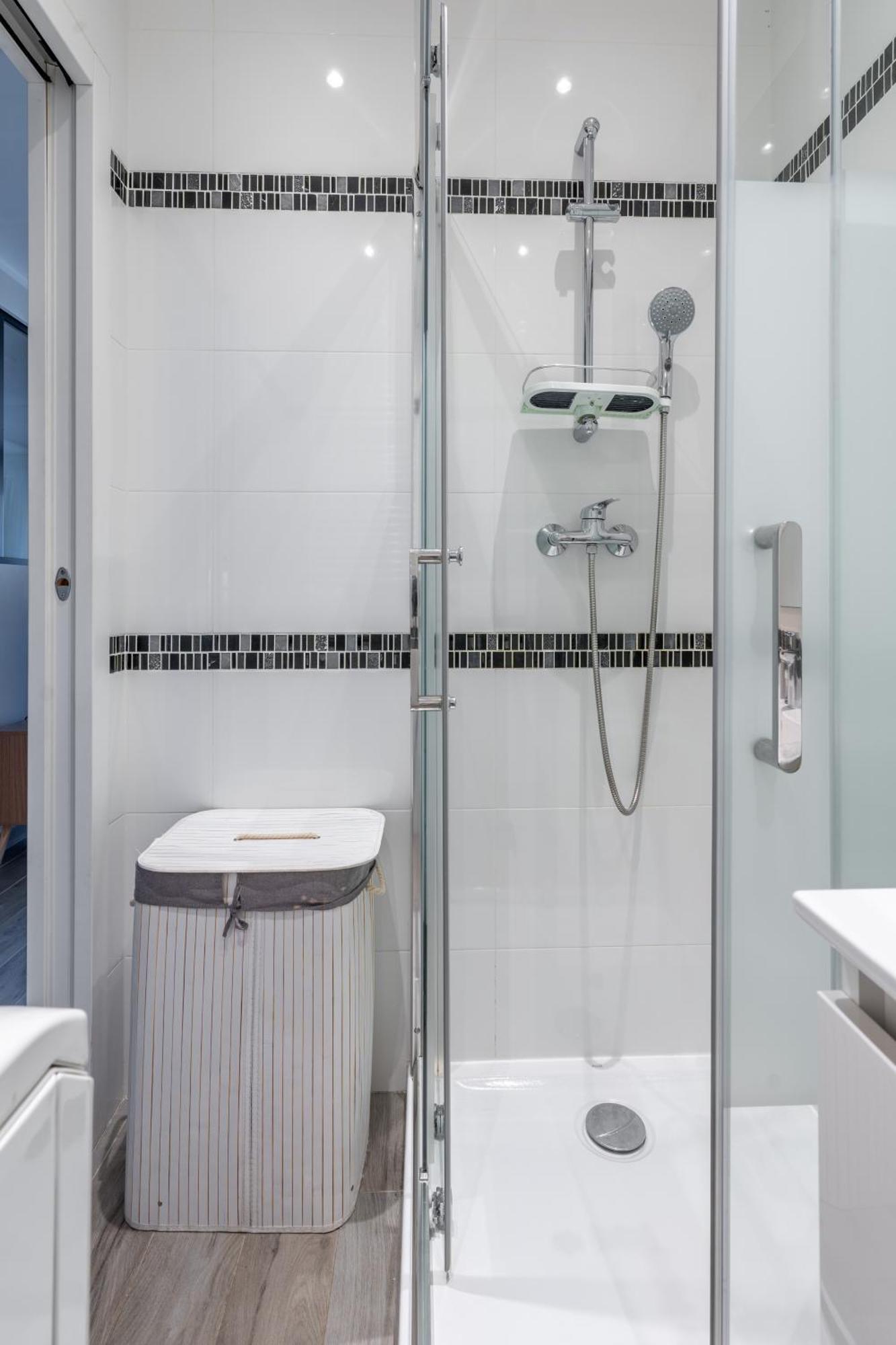 Fabuleux Appartement 2 Personnes Au Coeur De Menton, Climatise Et Proche Gares Routiere Et Sncf Ngoại thất bức ảnh