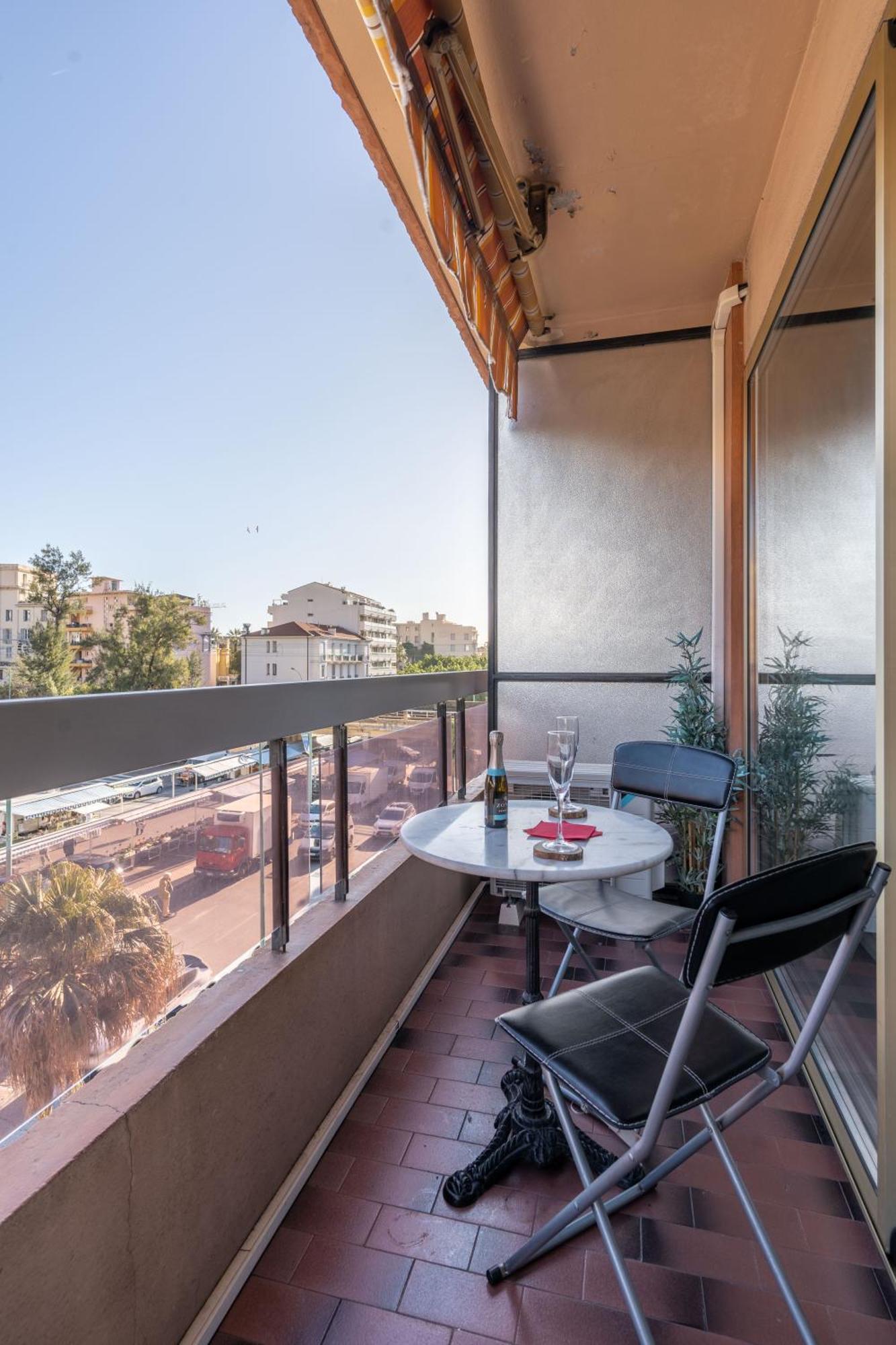 Fabuleux Appartement 2 Personnes Au Coeur De Menton, Climatise Et Proche Gares Routiere Et Sncf Ngoại thất bức ảnh