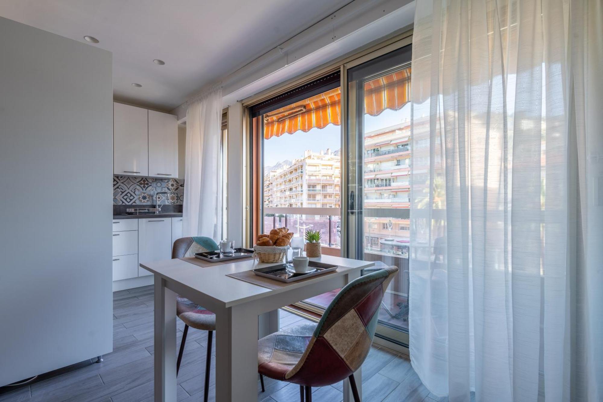 Fabuleux Appartement 2 Personnes Au Coeur De Menton, Climatise Et Proche Gares Routiere Et Sncf Ngoại thất bức ảnh