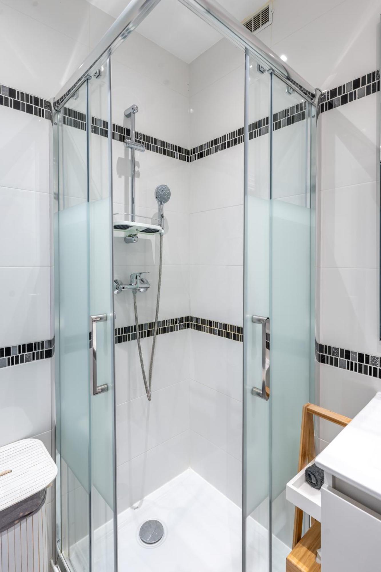 Fabuleux Appartement 2 Personnes Au Coeur De Menton, Climatise Et Proche Gares Routiere Et Sncf Ngoại thất bức ảnh